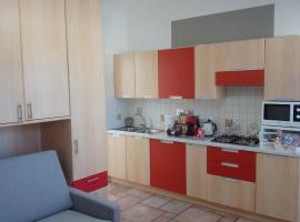 Lovely apartment with terrace by Alterego, cheap hotel in Villanova dʼAsti