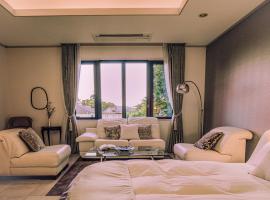 素泊りの宿 リラクシア伊豆高原, hotel din Yawatano