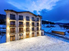 GARDA - Breakfast included in the price Restaurant Free Parking Mountain view Kitchen in the apartment separate entrance, hotel di Bukovel