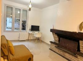 Grand logement Centre Ville Massy, hotel i Massy