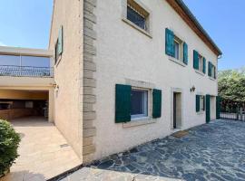 Entre mer et montagne, hotel v destinaci La Roque-dʼAnthéron