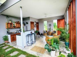 Beautiful Modern Garden Home – domek wiejski w mieście Kâmpôt