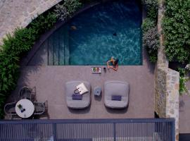 Noima Boutique Hotel Mykonos，聖伊奧尼斯米克諾斯的飯店