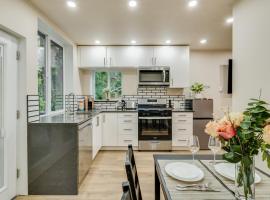 Beautiful place with a great location, free parking, WiFi & large TV.