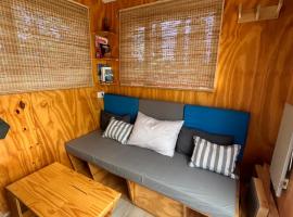 Espacio Namakai, cozy tiny house, minimalism in a magic place, миниатюрный дом в городе Лос-Арболес