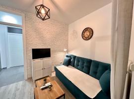 Lux Apartment III Prijedor, hotell med parkeringsplass i Prijedor