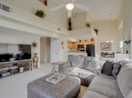 Mesquite Condo with Pool and Spa Access, Near Casinos!、メスキートのホテル