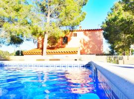 Villa Aloha, avec piscine privée, proche mer et montagne, hotel a Les Planes del Rei