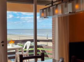 COSTANERA MAR DE AJO、マル・デ・アホのホテル