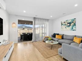 OSCAR A Tranquil Armstrong Creek Home NETFLIX, hotel i Mount Duneed