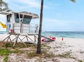 Ocean Breeze Free Parking Apt 2