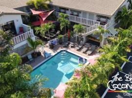 The Big Coconut Guesthouse - Gay Men's Resort, hotel i Fort Lauderdale