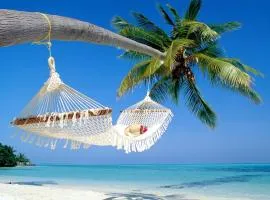 Affordable Two Bedroom Tropical Condo - Private Beach, Pools, Hot Tub