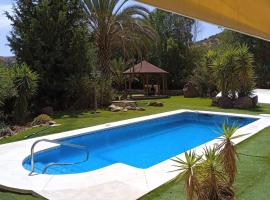 A Serene Oasis with Breathtaking Views, villa en Periana