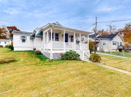 Perch Between Cities, holiday home in Odenton