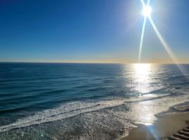 Arenales del sol, primera linea de playa: Arenales del Sol'da bir otel