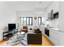 Stylish Flat in Centre Hassle Free Peaceful