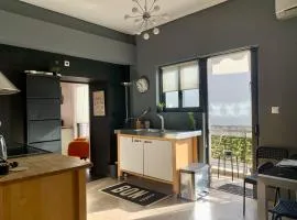 Ευρύχωρο Διαμέρισμα 2 Υπνοδωματίων με 2 Μπάνια κοντά στο ΟΑΚΑ Νοσοκομεία Short Stay