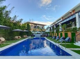 Casa La Silvinas Hotel & Event Resort, hotel di Tagaytay
