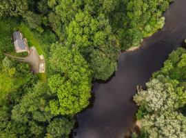 Cabalva Mill Cottage - very private and with views over the River Wye, hôtel à Clifford