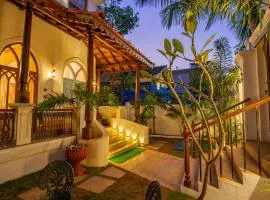 ELIVAAS 4 BHK with Pvt Pool & Media Room - Samukha by Aranayam