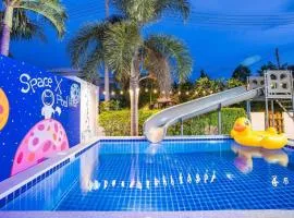 Space X Slider 4 Bedrooms Pool Villa Huahin