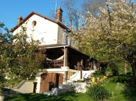 Maison Eureka Chantilly Gouvieux, villa i Gouvieux