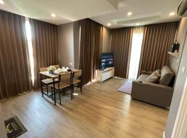 The Blu X Family grand Suite, apartamentai mieste Ban Bang Saen