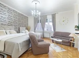 Illusion Downtown Apartment