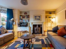 4 Malvern House by Big Skies Cottages – hotel z parkingiem w mieście Trimingham