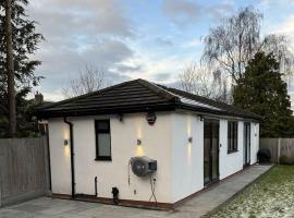 Luxury Apartment Heald Green，位于汉德福斯的酒店