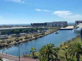Charmant petit studio mezzanine avec climatisation