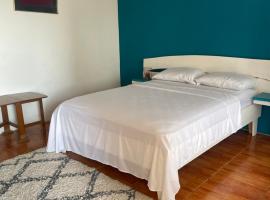 Cómodo dormitorio, apartma v mestu Quepos