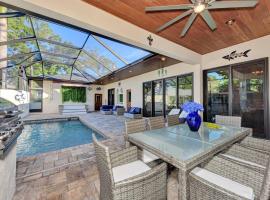 Courtyard Home with Pool, Spa & Sauna close to Beach & City Center, hotell i Sarasota