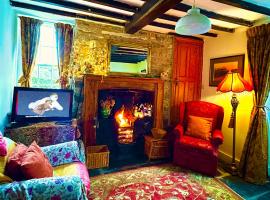 Castle Buildings Cottage1, hotel with parking in Llanrhaeadr-ym-Mochnant