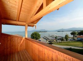 Hotel ChiemseePanorama, hotel di Gstadt am Chiemsee