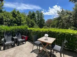 CASAMACCE Studio climatisé avec terrasse, small comfortable apartment free parking, air-conditioned & Wifi