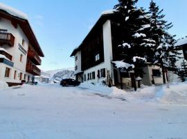 Skilounge Zürs direkt beim Skilift, familjehotell i Zürs am Arlberg