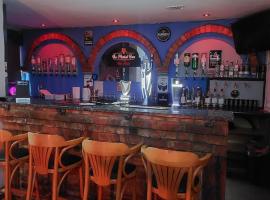 Irish Pub in Causeway Town Centre: Coleraine şehrinde bir otel