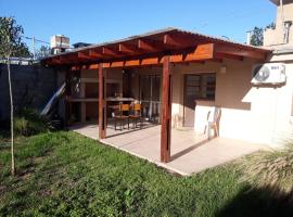 SUNNY HOUSE BOULEVARES 4/5pax, casa en Córdoba