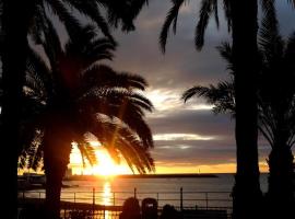 Hostal Yebisah, hotel u gradu Santa Eularia des Riu