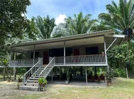 บ้านสวนริมธาร โฮมสเตย์ ท้ายเหมือง พังงา