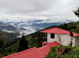 ์นด๋ํ์ ์์นํ ํธํ
Shivam Hillview