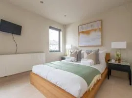 Elegant 1-BR Retreat in Ilford Centre