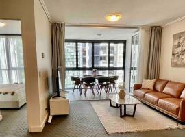 Luxury City Center King Bed Apartment and Study，布里斯本的公寓