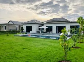 HỒ TRÀM ll Villa 3PN khu nghĩ dưỡng CAO CẤP 1000m2, hồ bơi, sân vườn, BBQ, sang trọng ll Luxury Villa 1000m2 Private pool, garden, bbq Next to the Hamptons