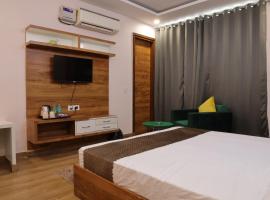 The Sandalwood Hotel I Sec-38 I Near Medanta Medicity Gurgaon, ξενοδοχείο σε Γκουργκάον