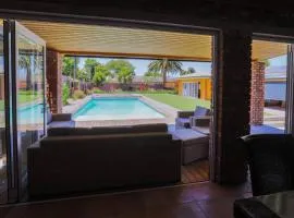 Garten Wohnung mit Pool, 2 Schlafzimmer