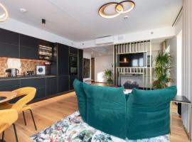 Luxury sea view studio apartment in a skyscraper!, hotel i Tallinn