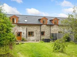 Mwsogl - Luxurious Family Fishing Lodge Near Aberaeron With Private Fishing